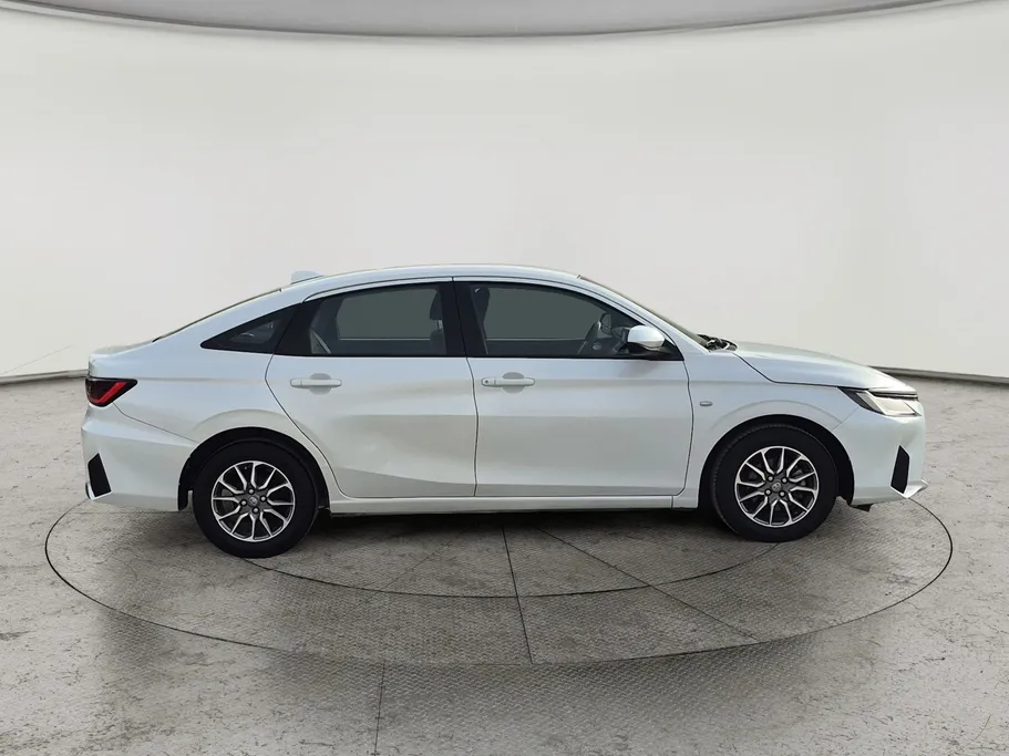 2023 Toyota Yaris  Y 