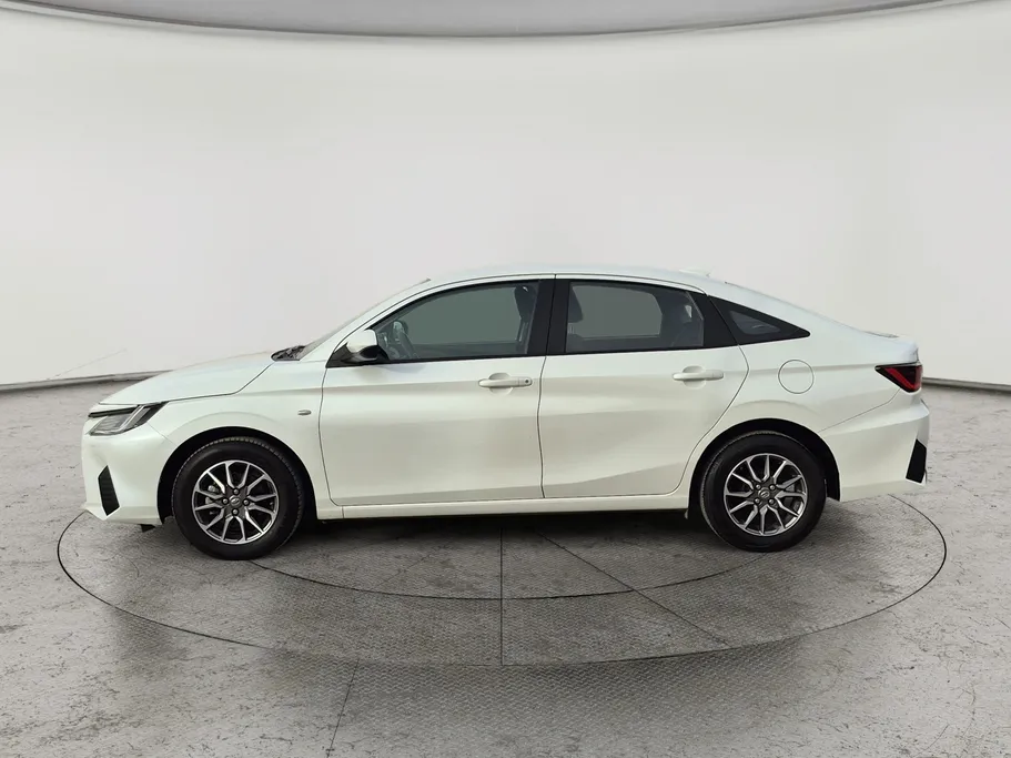 2023 Toyota Yaris  Y 