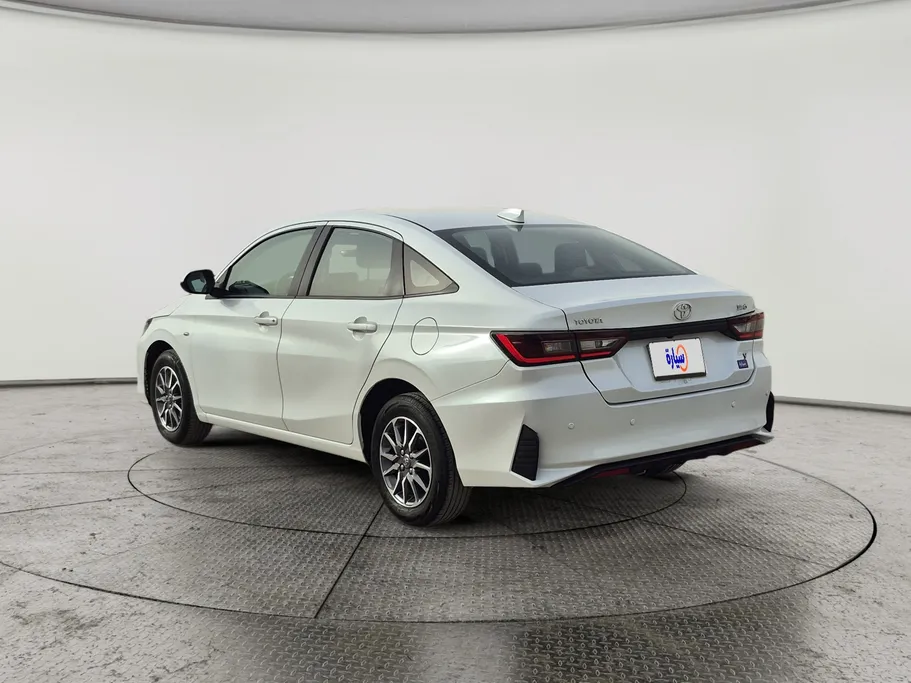 2023 Toyota Yaris  Y 