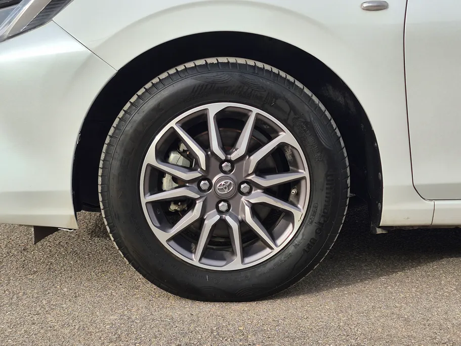 2023 Toyota Yaris  Y 