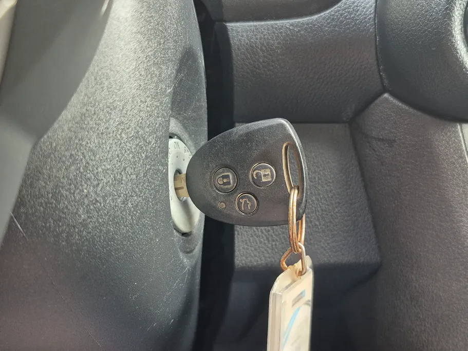 2023 Toyota Yaris  Y 