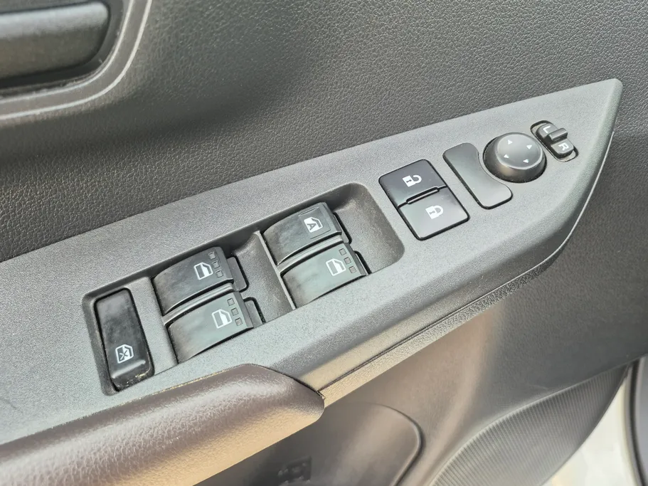 2023 Toyota Yaris  Y 