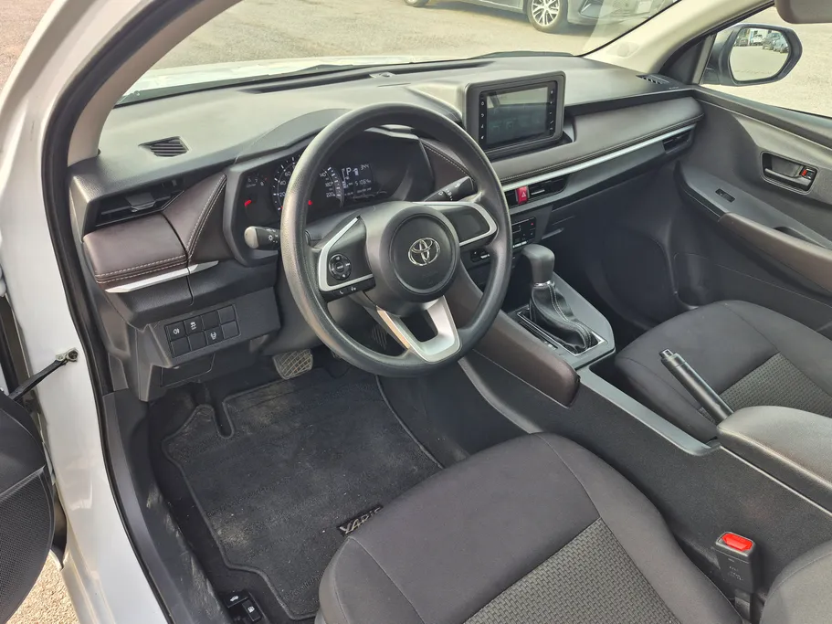 2023 Toyota Yaris  Y 