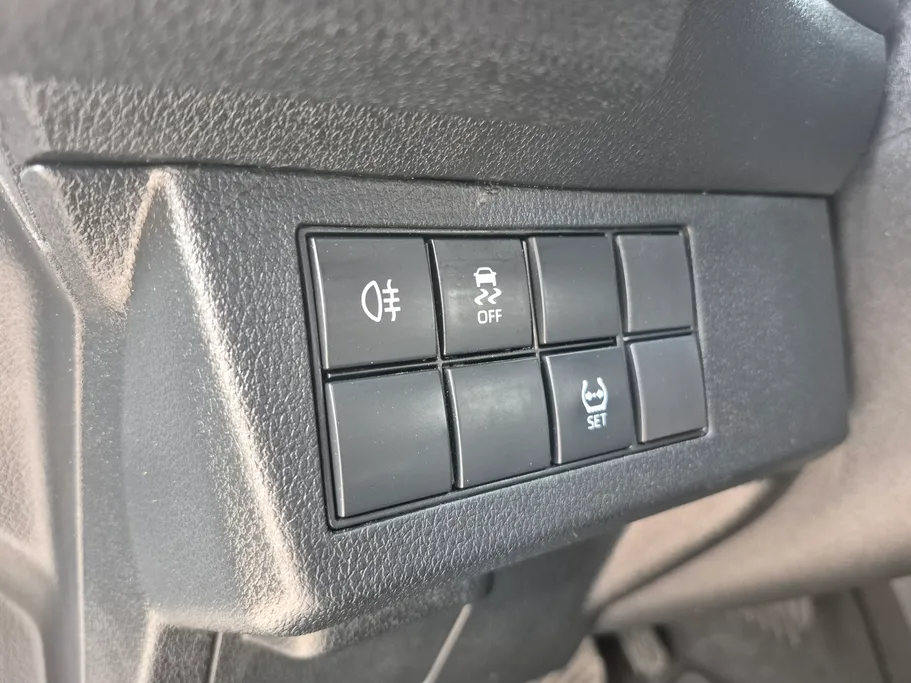 2023 Toyota Yaris  Y 