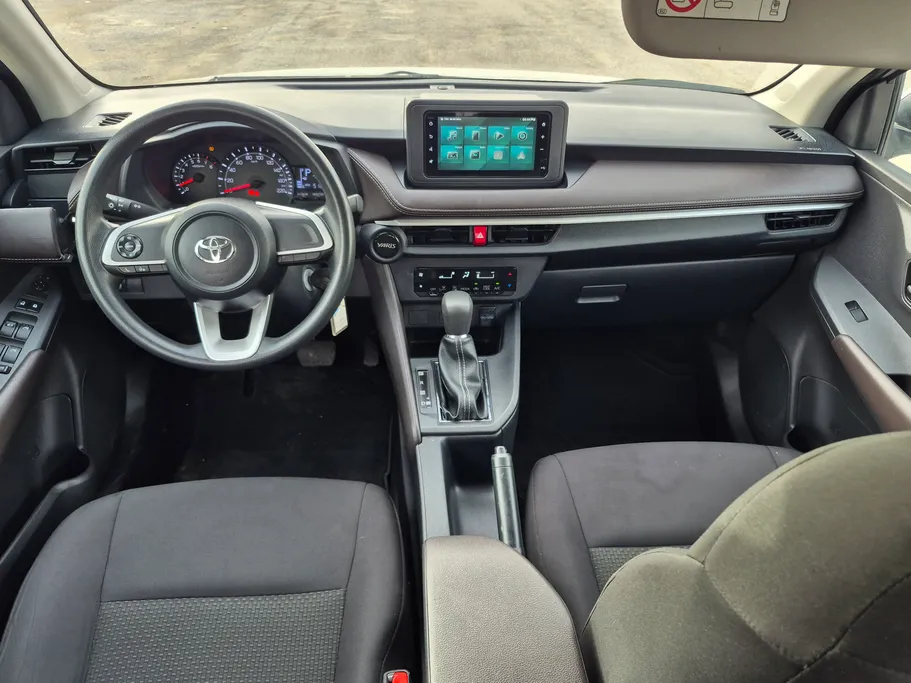 2023 Toyota Yaris  Y 