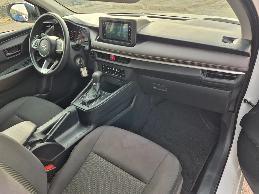 2023 Toyota Yaris  Y 