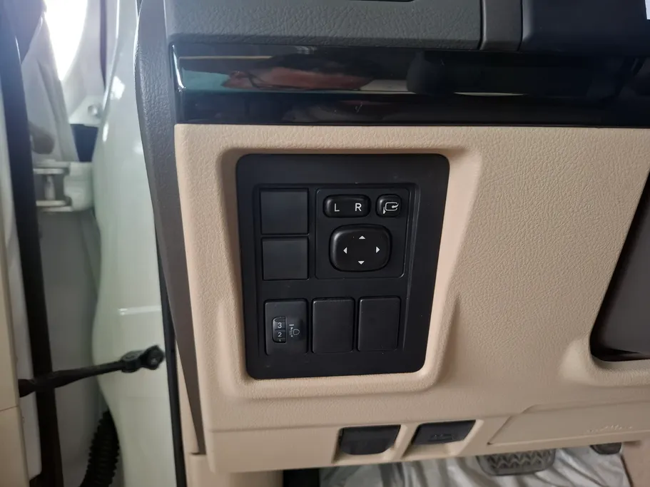 تويوتا برادو TXL 2022 