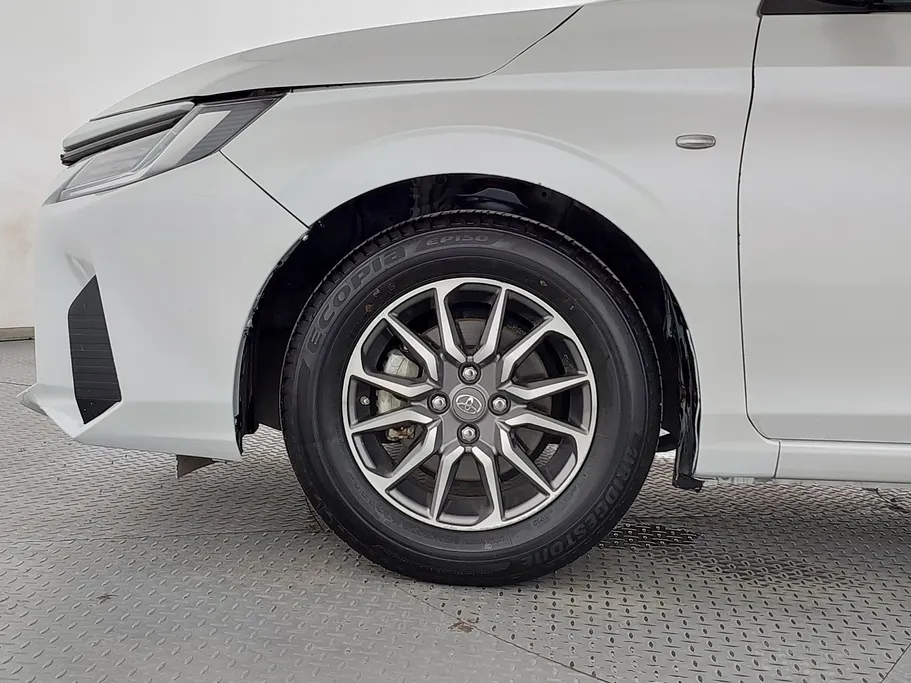 2023 Toyota Yaris  Y 