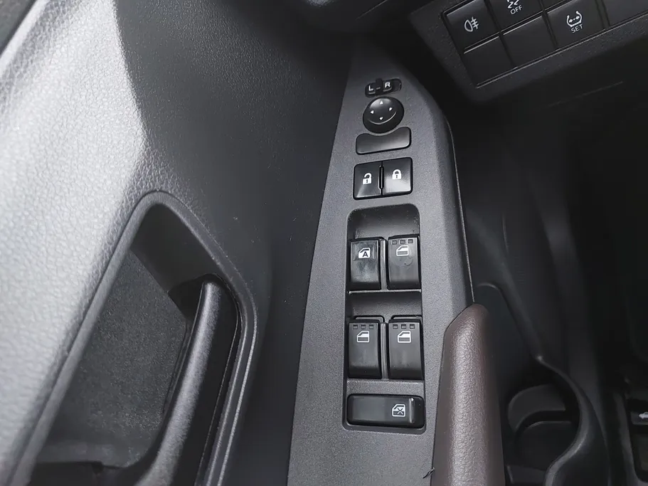 2023 Toyota Yaris  Y 