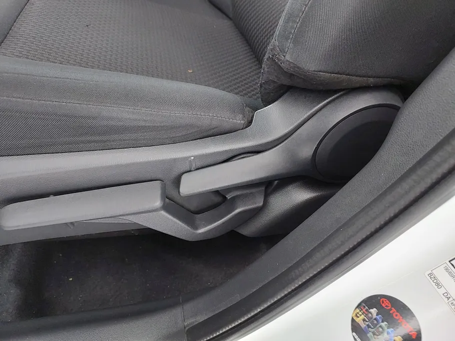 2023 Toyota Yaris  Y 