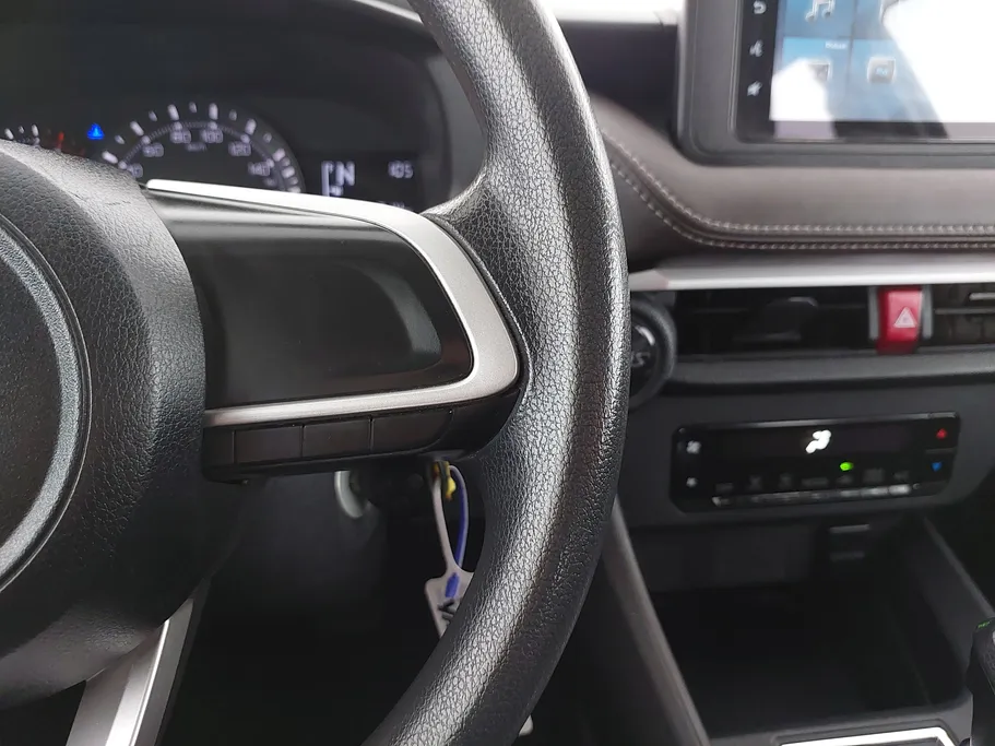 2023 Toyota Yaris  Y 