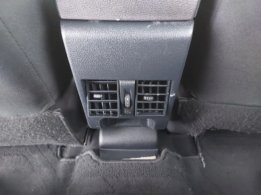 2023 Toyota Yaris  Y 