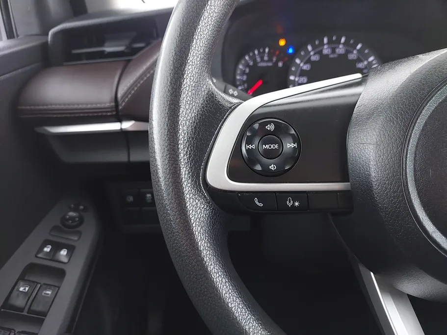 2023 Toyota Yaris  Y 