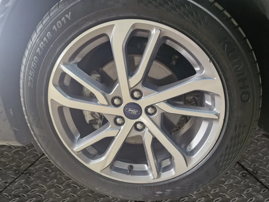 2024 Ford Taurus Trend 