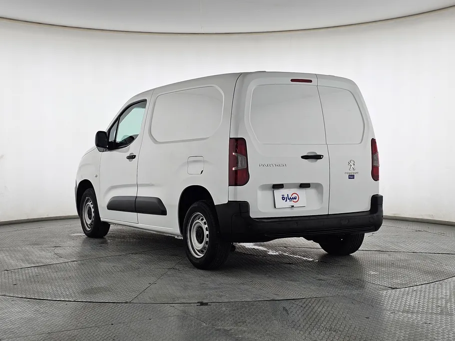 2022 Peugeot Partner Short van 