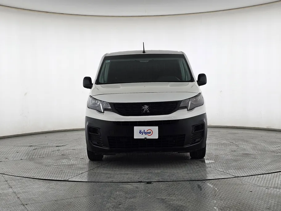 2022 Peugeot Partner Short van 