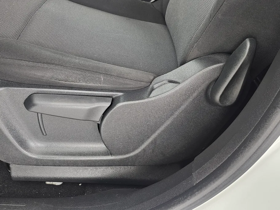 2022 Peugeot Partner Short van 