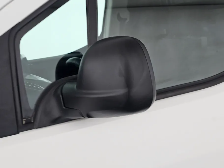 2022 Peugeot Partner Short van 