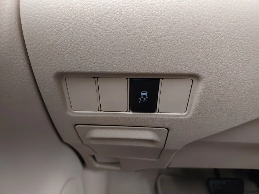 تويوتا يارس Y 2021 