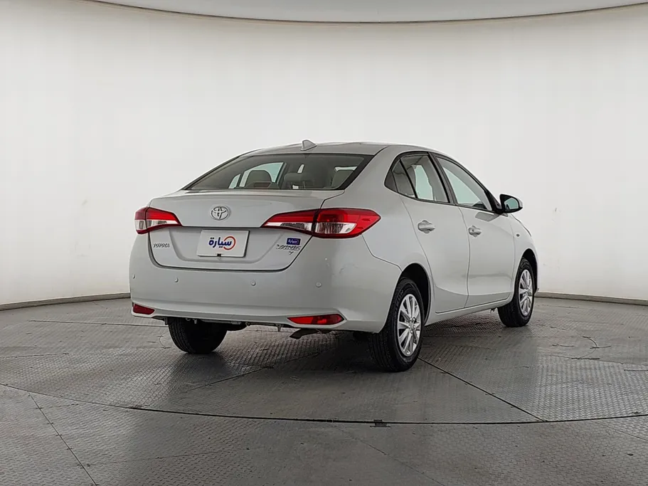 تويوتا يارس Y 2021 