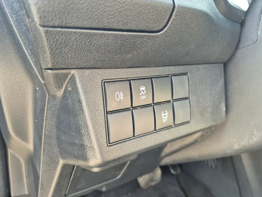 تويوتا يارس Y 2023 