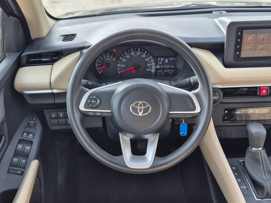 تويوتا يارس Y 2023 