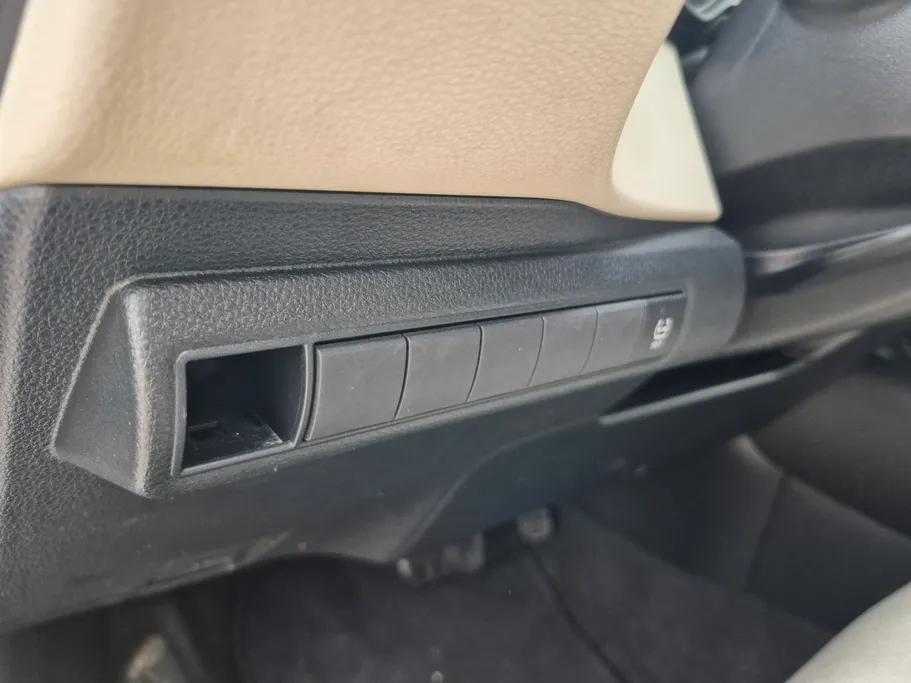 تويوتا كورولا XLI 2023 