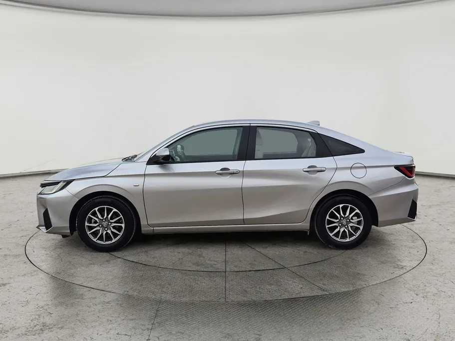 2023 Toyota Yaris  Y 