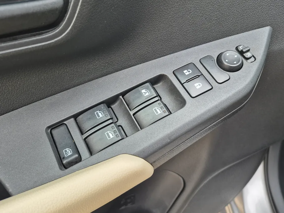 2023 Toyota Yaris  Y 