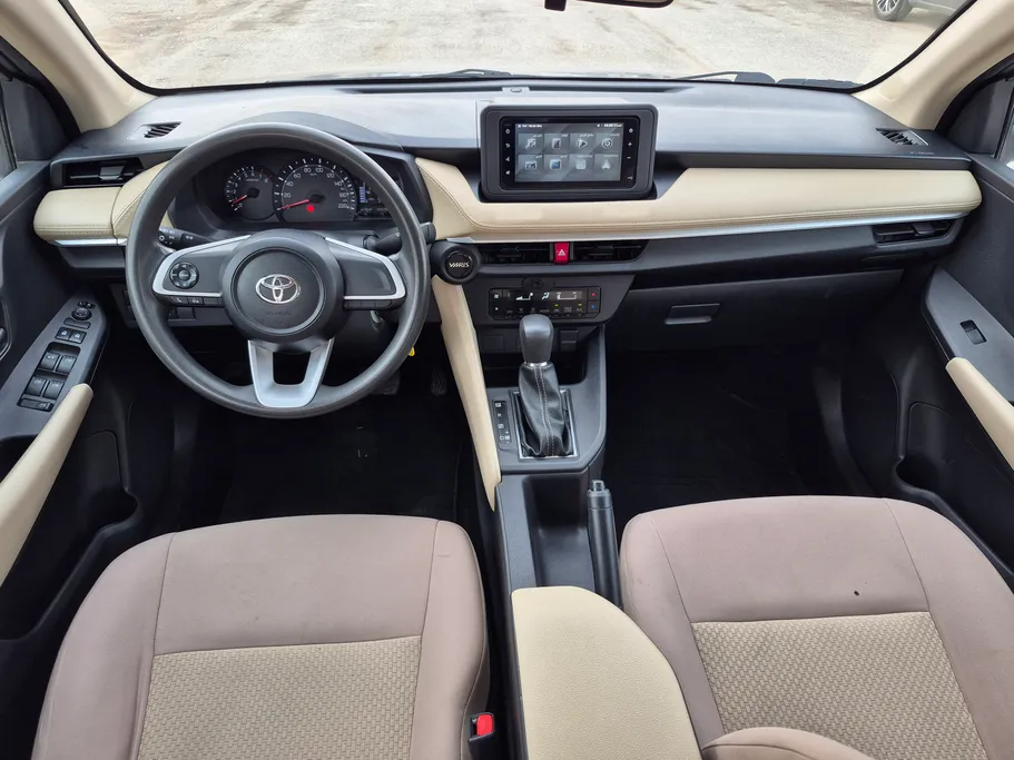 2023 Toyota Yaris  Y 