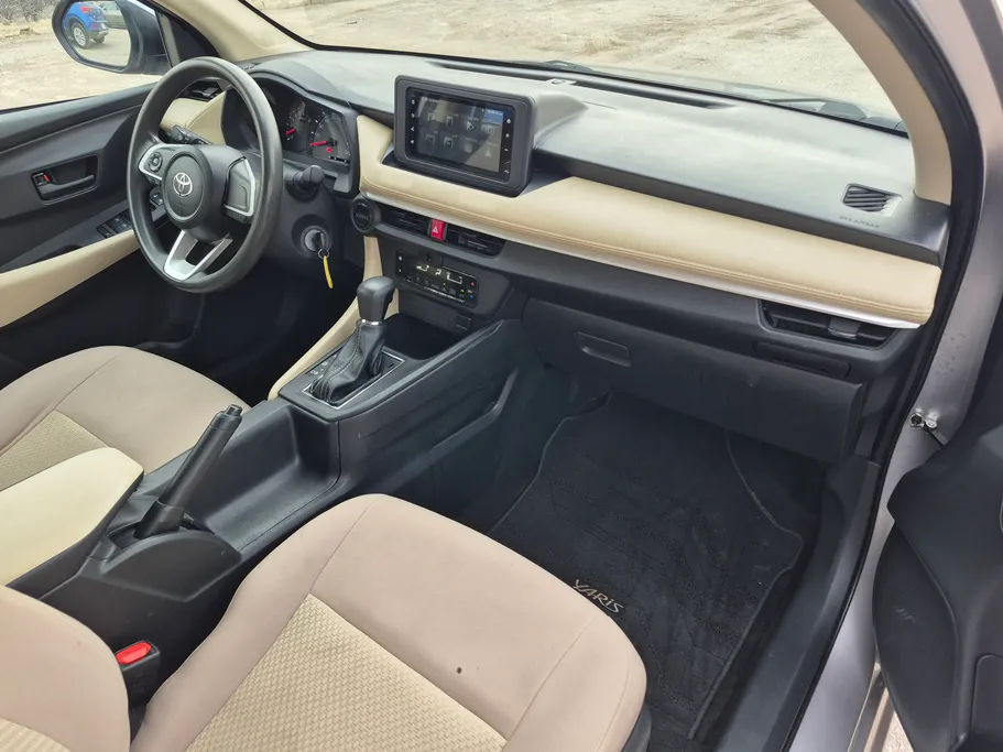 2023 Toyota Yaris  Y 