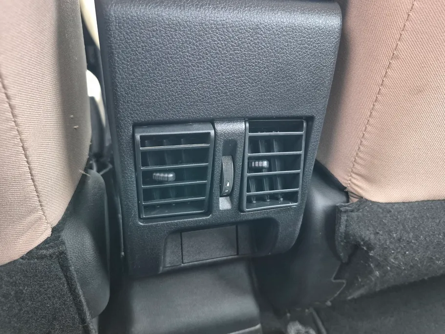 2023 Toyota Yaris  Y 