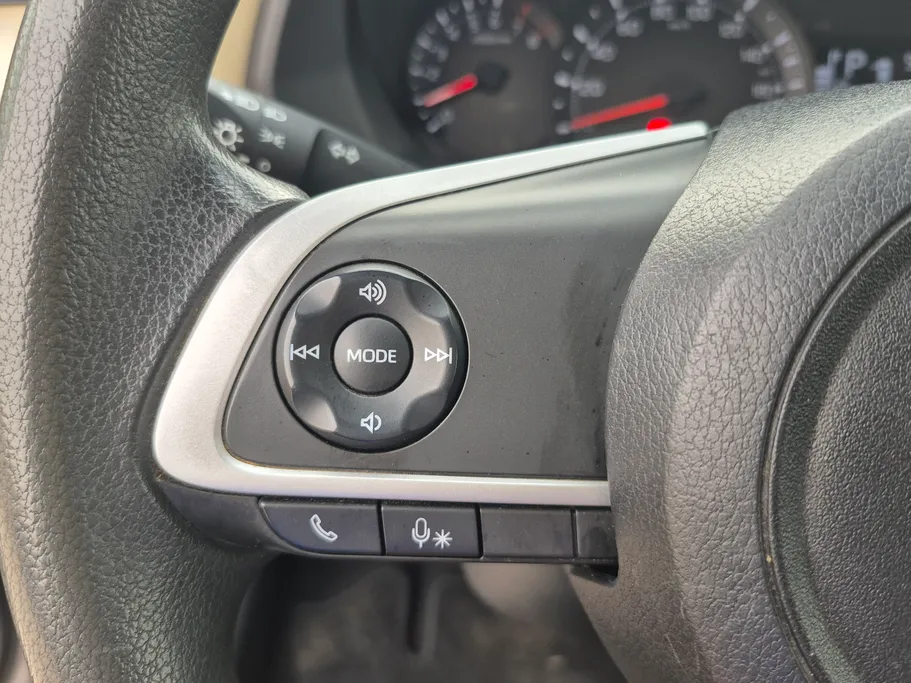 2023 Toyota Yaris  Y 