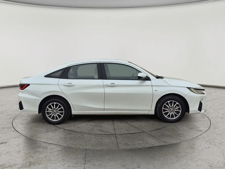 تويوتا يارس Y 2023 