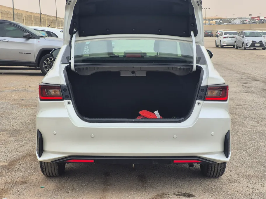 تويوتا يارس Y 2023 