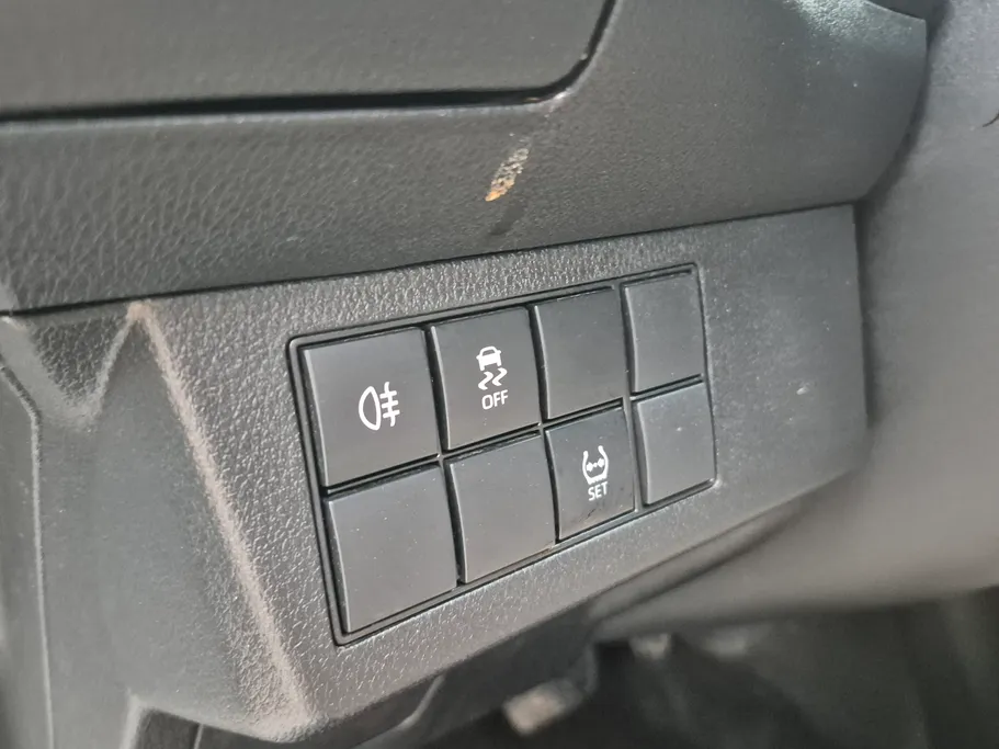 تويوتا يارس Y 2023 