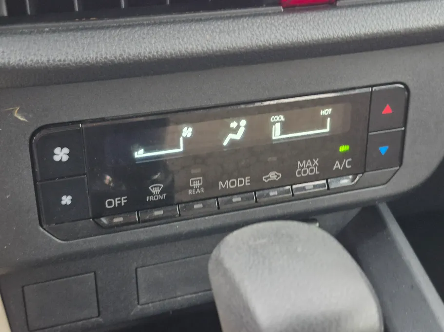 تويوتا يارس Y 2023 