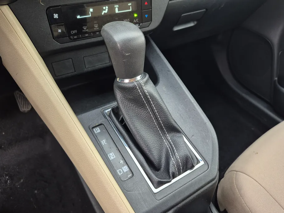 تويوتا يارس Y 2023 