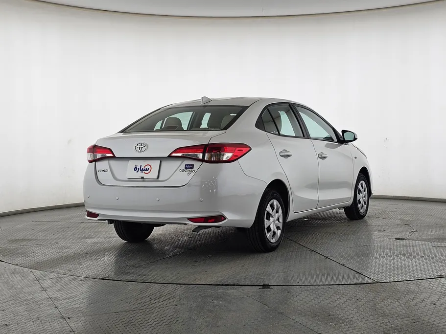 تويوتا يارس Y 2022 