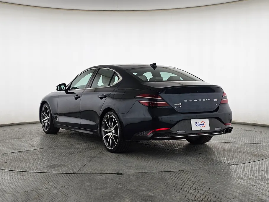 2023 Genesis G70  