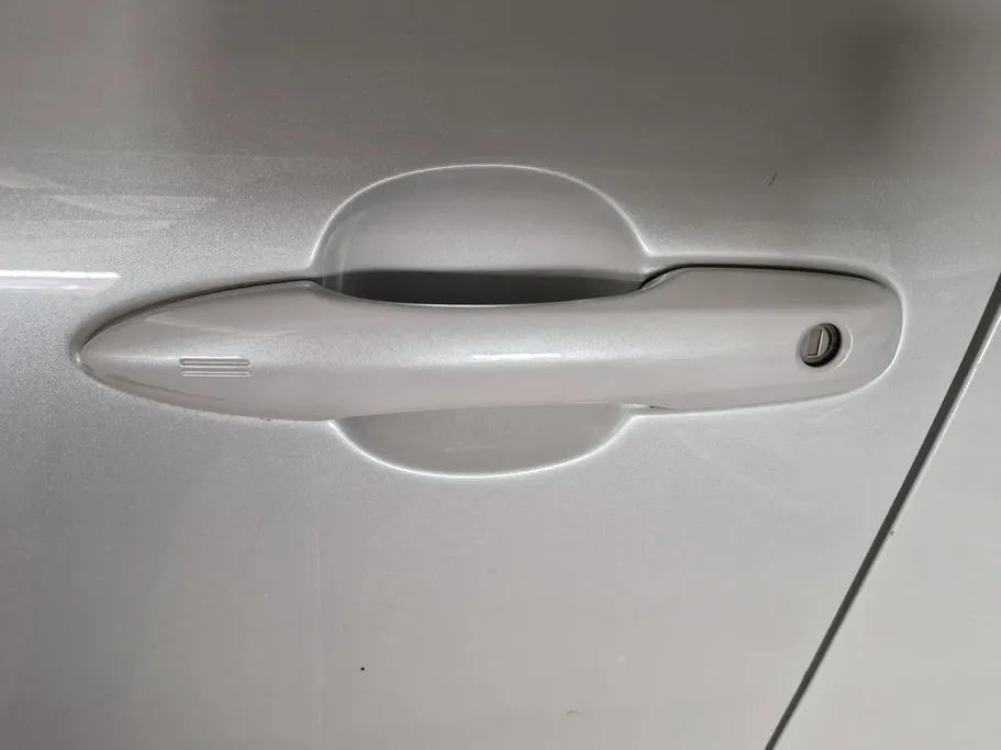 2024 Toyota Corolla Cross XLE HEV 