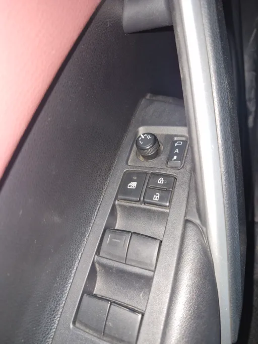 2024 Toyota Corolla Cross XLE HEV 