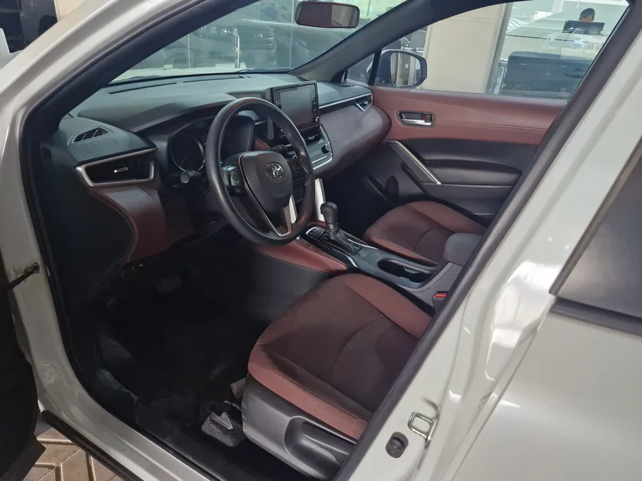 2024 Toyota Corolla Cross XLE HEV 