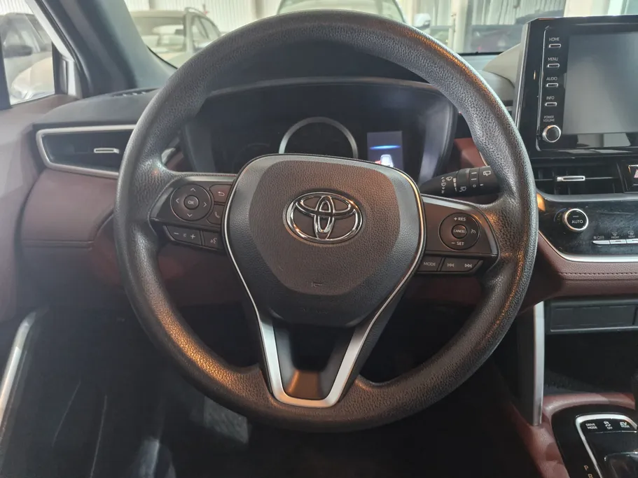 2024 Toyota Corolla Cross XLE HEV 