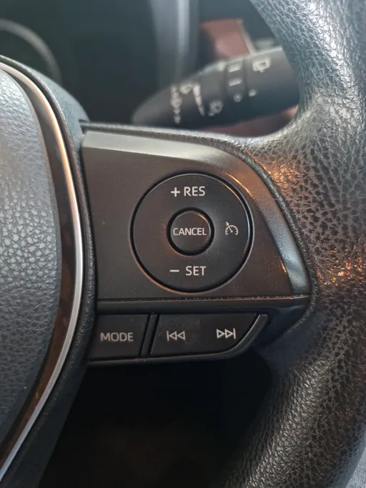 2024 Toyota Corolla Cross XLE HEV 