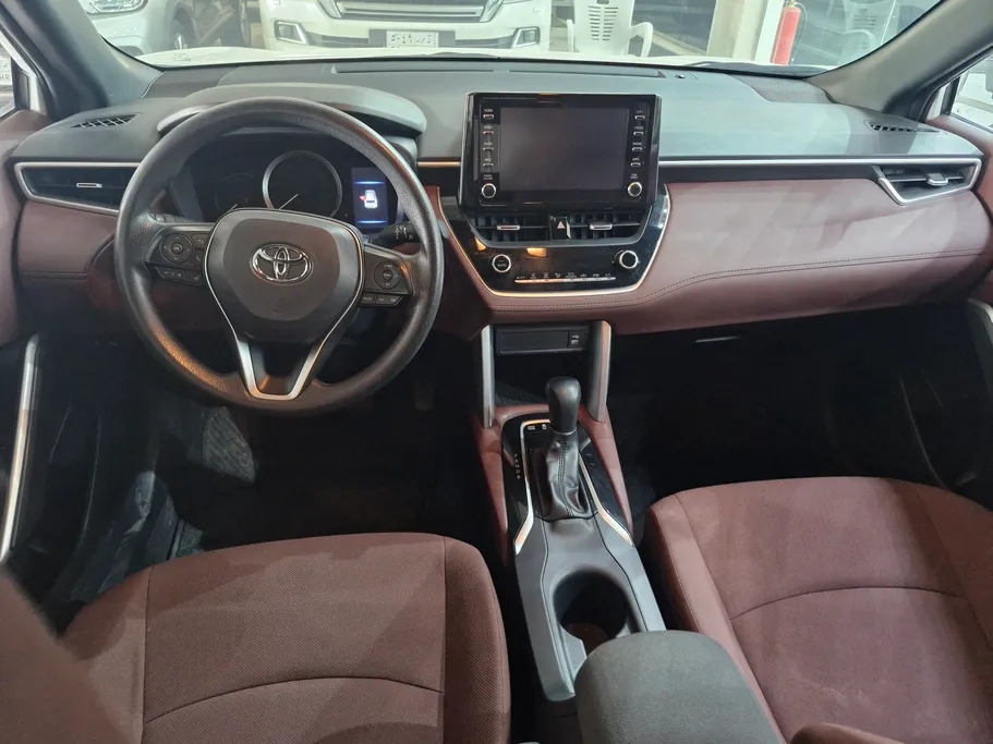 2024 Toyota Corolla Cross XLE HEV 