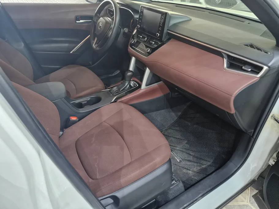 2024 Toyota Corolla Cross XLE HEV 