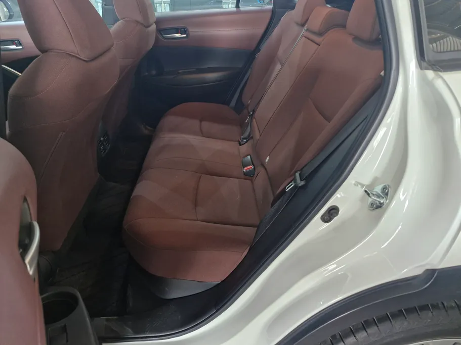 2024 Toyota Corolla Cross XLE HEV 