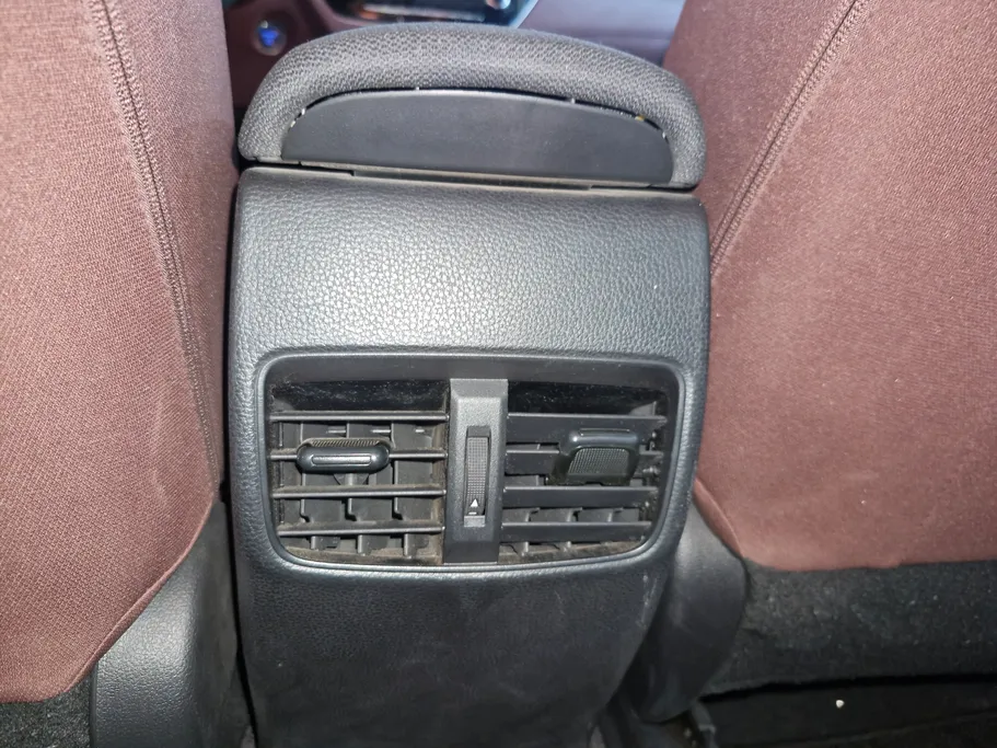 2024 Toyota Corolla Cross XLE HEV 