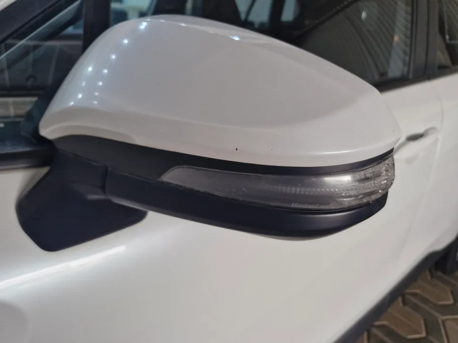 2024 Toyota Corolla Cross XLE HEV 